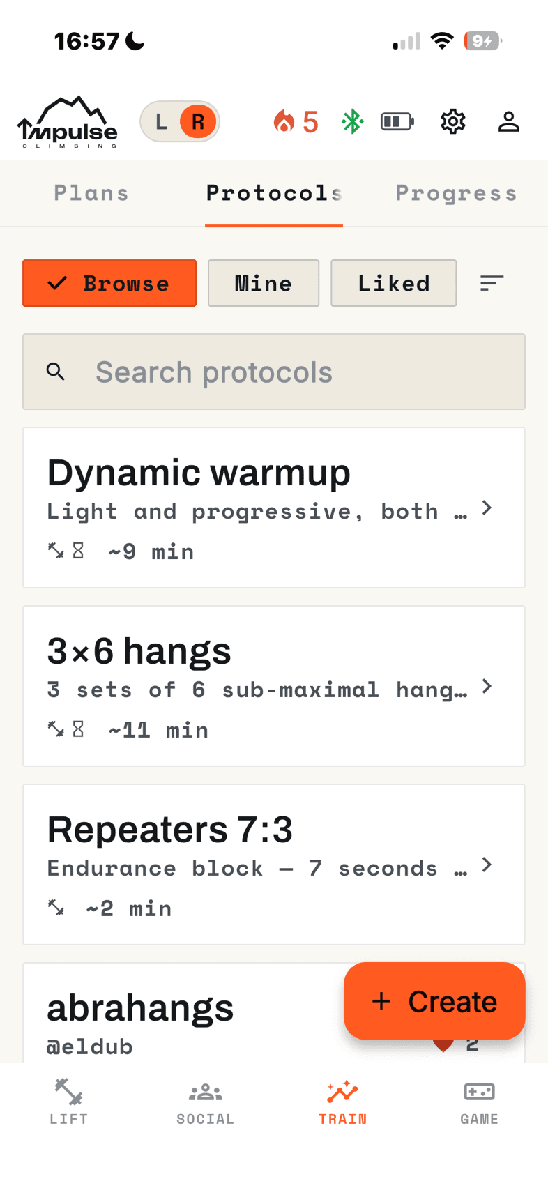 The protocol library listing Dynamic warmup, 3×6 hangs and Repeaters 7:3, each with its description and rough duration